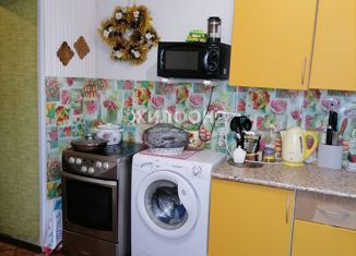 Продаю 4-ком. квартиру, 67.2 м2, рабочий посёлок Коченёво, 4-я линия, 26