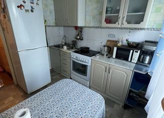 Продам 2-комнатную квартиру, 54 м2, Старый Оскол, микрорайон Северный, 4