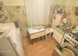 Продам 3-ком. квартиру, 57.1 м2, Киров, Уральская улица, 4