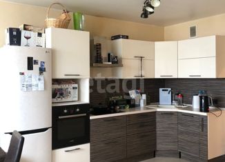 Продажа 2-ком. квартиры, 70 м2, Екатеринбург, улица Шевченко, 18, улица Шевченко