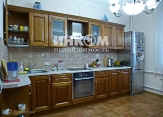 Сдам в аренду 2-ком. квартиру, 84 м2, Москва, Никулинская улица, 5к2, Никулинская улица