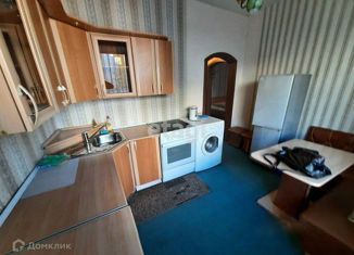 Сдам 1-ком. квартиру, 38 м2, поселок городского типа Кедровый, улица Мира, 7