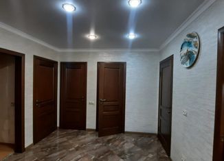 Продам 3-комнатную квартиру, 91 м2, Владикавказ, улица Генерала Дзусова, 25, 10-й микрорайон