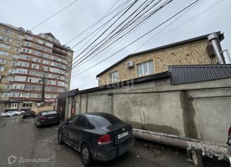 Продаю дом, 140 м2, Махачкала, улица Хизроева, 106, Советский район