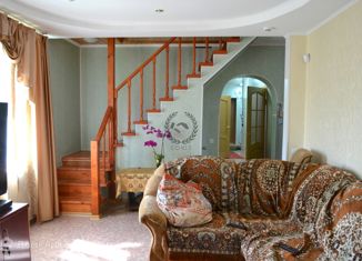 Продаю дом, 198 м2, Медынь, улица Бурвикова, 23