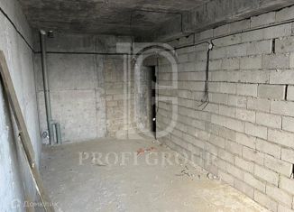 Продается трехкомнатная квартира, 69 м2, Махачкала, улица Мухтара Азизова, 5, Ленинский район