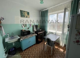 Продается 2-ком. квартира, 54 м2, Майкоп, улица 12 Марта, 150К1