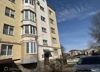 Продается 3-комнатная квартира, 77 м2, Беслан, улица Недвижая, 12