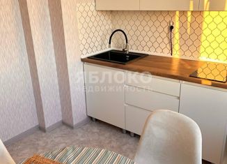 Продаю 1-ком. квартиру, 33 м2, Березники, улица Геннадия Братчикова, 2, ЖК Любимов