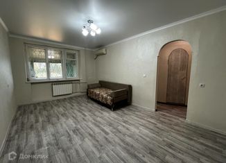 Продаю 1-комнатную квартиру, 38 м2, Астраханская область, улица Косиора, 16