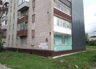 Продаю четырехкомнатную квартиру, 69.1 м2, Череповец, улица Химиков, 12