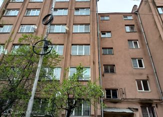 Продам четырехкомнатную квартиру, 107 м2, Владикавказ, улица Алихана Гагкаева, 5, 19-й микрорайон