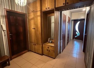 Продам 4-комнатную квартиру, 78 м2, Ставрополь, улица Бруснева, 8/1, микрорайон №17