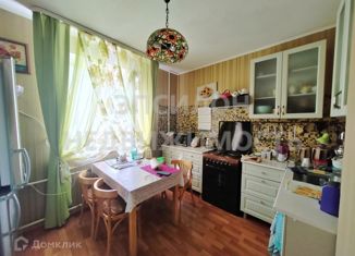 Продаю трехкомнатную квартиру, 84.83 м2, Курск, проспект Вячеслава Клыкова, 7