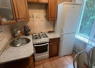 Сдаю 3-комнатную квартиру, 55 м2, Москва, улица Юных Ленинцев, 82, район Кузьминки