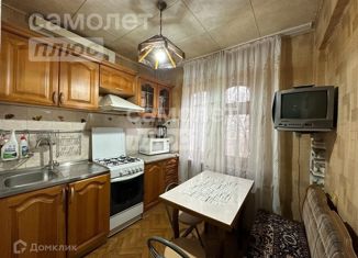 Продам трехкомнатную квартиру, 57.2 м2, Астраханская область, улица Савушкина, 32