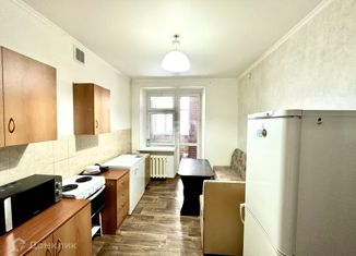 Продам 1-комнатную квартиру, 50.3 м2, Тобольск, микрорайон 7А, 27