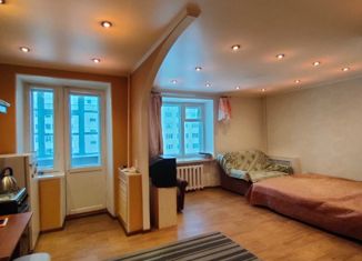 Продам квартиру студию, 30 м2, Октябрьский, 34-й микрорайон, 15А