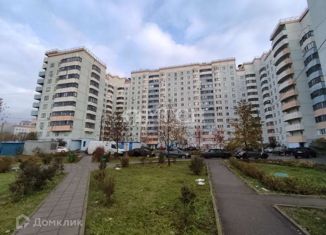 Продается четырехкомнатная квартира, 99.9 м2, Москва, улица Брусилова, 21, улица Брусилова