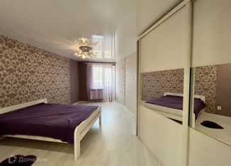 Продаю 3-ком. квартиру, 77 м2, Ижевск, улица Грибоедова, 30А, жилой район Культбаза