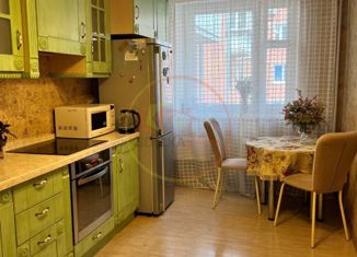 Продается 2-комнатная квартира, 84 м2, Челябинск, Центральный район, улица 1-й Участок Мелькомбината 2, 39