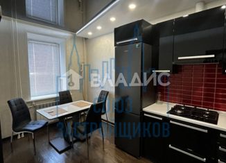 Продам 1-ком. квартиру, 36 м2, Рассказово, Советская улица, 29А