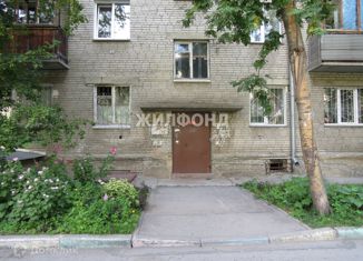 Продам двухкомнатную квартиру, 47 м2, Новосибирск, Планировочная улица, 8, метро Студенческая