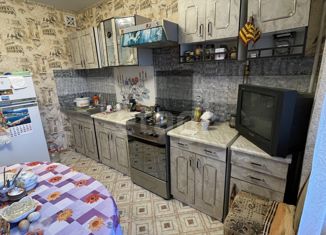 Продажа четырехкомнатной квартиры, 86 м2, Невинномысск, улица Калинина, 173
