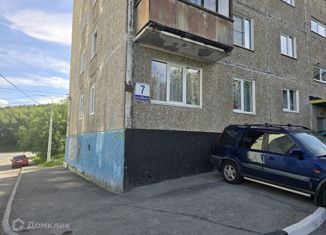 Продается 3-ком. квартира, 56 м2, Мурманск, улица Зои Космодемьянской, 7, Первомайский округ