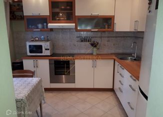 Продам четырехкомнатную квартиру, 77.2 м2, Новосибирск, метро Октябрьская, улица Толстого, 3