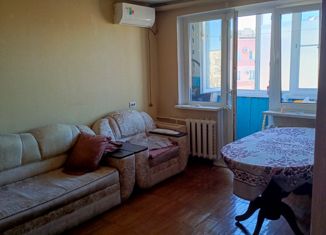 Продается 3-комнатная квартира, 60.1 м2, Ставрополь, улица Серова, 7