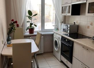 Продается 2-ком. квартира, 43 м2, Самара, Чернореченская улица, 41, метро Алабинская