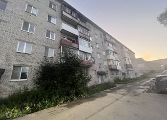 Продается 3-комнатная квартира, 50 м2, Пермский край, улица Черняховского, 55