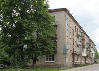 Продаю 3-комнатную квартиру, 55 м2, поселок городского типа имени Свердлова, 2-й микрорайон, 47