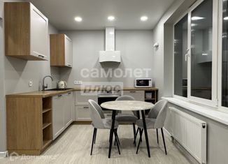 Продаю 2-ком. квартиру, 60 м2, Пермь, улица Фридриха Энгельса, 18