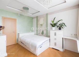 Четырехкомнатная квартира на продажу, 100 м2, Москва, улица Генерала Глаголева, 19, метро Народное Ополчение