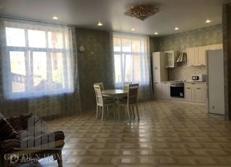 Сдам в аренду трехкомнатную квартиру, 90 м2, Санкт-Петербург, Ждановская улица, 43к2, Ждановская улица