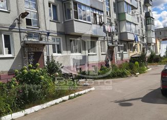 Продаю 1-ком. квартиру, 30 м2, Кондрово, улица Некрасова, 2