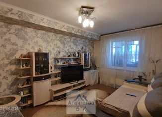 Продаю 2-ком. квартиру, 48 м2, Тында, улица Красная Пресня, 39