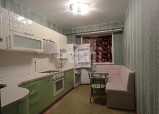 Продаю двухкомнатную квартиру, 57 м2, Губкинский, 1-й микрорайон, 19