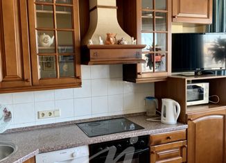 Продам 3-комнатную квартиру, 75.9 м2, Москва, Перовская улица, 22к2, Перовская улица