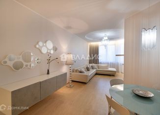 Продам трехкомнатную квартиру, 120 м2, Москва, улица Исаковского, 39к1, метро Строгино