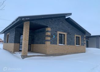 Продаю дом, 100 м2, село Карамалы, улица Гареева