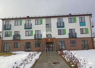 Продаю 3-ком. квартиру, 63.4 м2, посёлок Октябрьский, улица Французский Квартал, 14