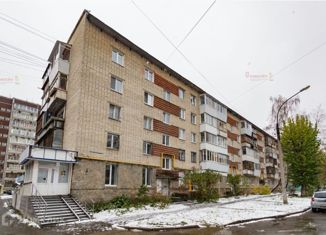 Продаю 2-комнатную квартиру, 43 м2, Екатеринбург, улица Лобкова, 50, улица Лобкова