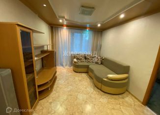 Продается 3-ком. квартира, 52 м2, Осинники, улица Победы, 36