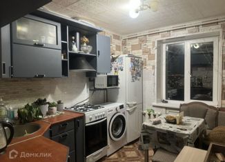 Продаю 3-комнатную квартиру, 60 м2, Старый Оскол, Революционная улица, 48