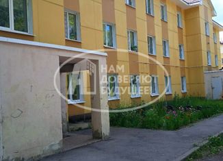 Продается 1-ком. квартира, 27 м2, Соликамск, улица Кирова, 5