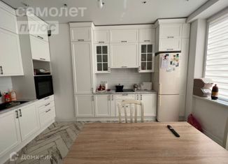 Сдам в аренду четырехкомнатную квартиру, 122 м2, Чечня, улица Сайханова, 133к1