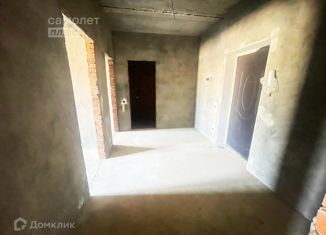 Продаю 2-ком. квартиру, 55 м2, Абинск, Ростовская улица, 106